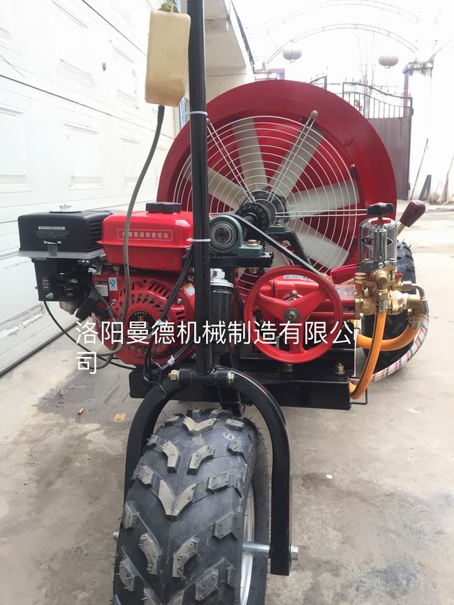 自走(zou)式風(fēng)(feng)送(song)打(da)藥(yao)機(jī)(ji)