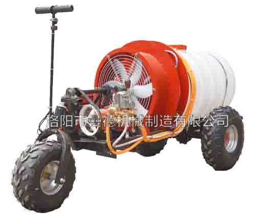 自走(zou)式(shi)噴(pen)霧(wu)機(jī)